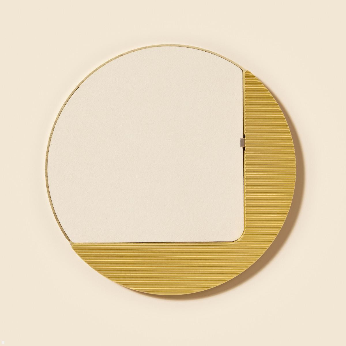 Displine Moonlight Wall Apple iPad 10.9 (10.Gen) Wandhalter USB-C, gold eloxiert Ansicht Displine Moonlight Wall Apple iPad 10.9 (10.Gen) Wandhalter USB-C, gold eloxiert Ansicht