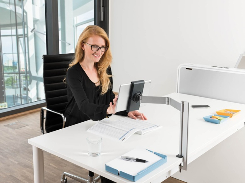 iPad Halter / Tischhalterung / Tischständer iPad Halter / Tischhalterung / Tischständer