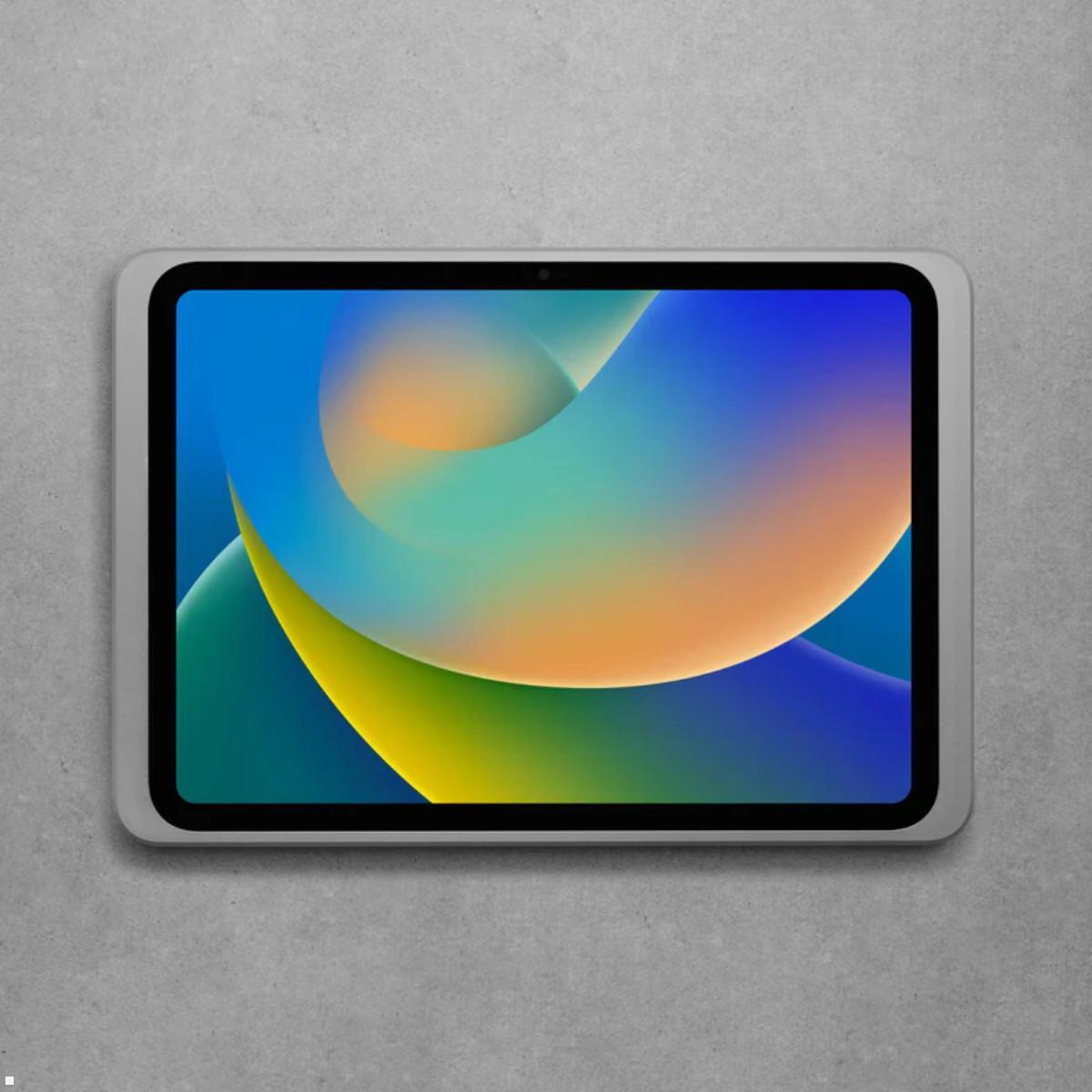 Displine Dame Wall 2.0 Wandhalter Apple iPad 10.9 (10. Gen.) mit USB-C, silber eloxiert Ansicht frontal Displine Dame Wall 2.0 Wandhalter Apple iPad 10.9 (10. Gen.) mit USB-C, silber eloxiert Ansicht frontal