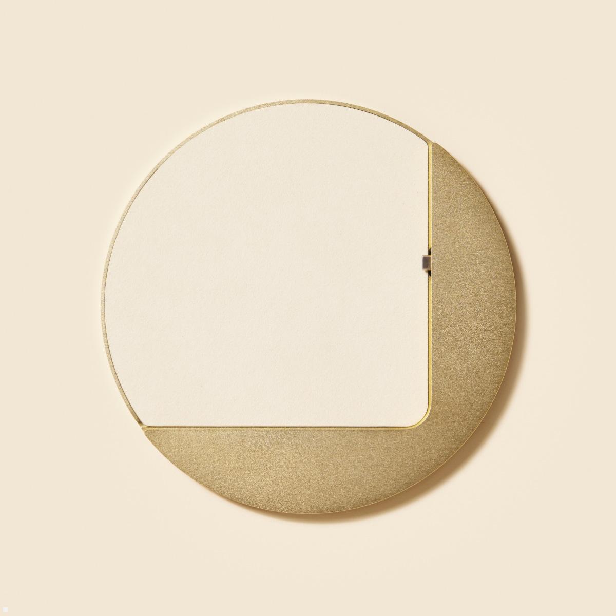 Displine Sunset Wall Apple iPad 10.9 (10.Gen) Wandhalter USB-C, gold eloxiert front Displine Sunset Wall Apple iPad 10.9 (10.Gen) Wandhalter USB-C, gold eloxiert front