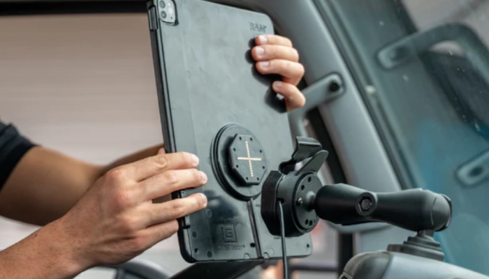 iPad / Tablet Halterung für das Fahrzeug / Auto  iPad / Tablet Halterung für das Fahrzeug / Auto