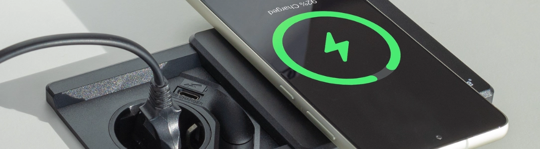 Induktive Ladestationen - Kabelloses Aufladen von Smartphones, Qi-Ladegeräte Induktive Ladestationen - Kabelloses Aufladen von Smartphones, Qi-Ladegeräte