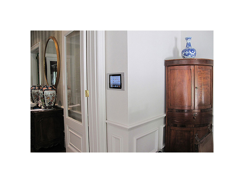 iRoom iDock iPad 4 Dockingstation Motor 230V Querformat Alu, weiß