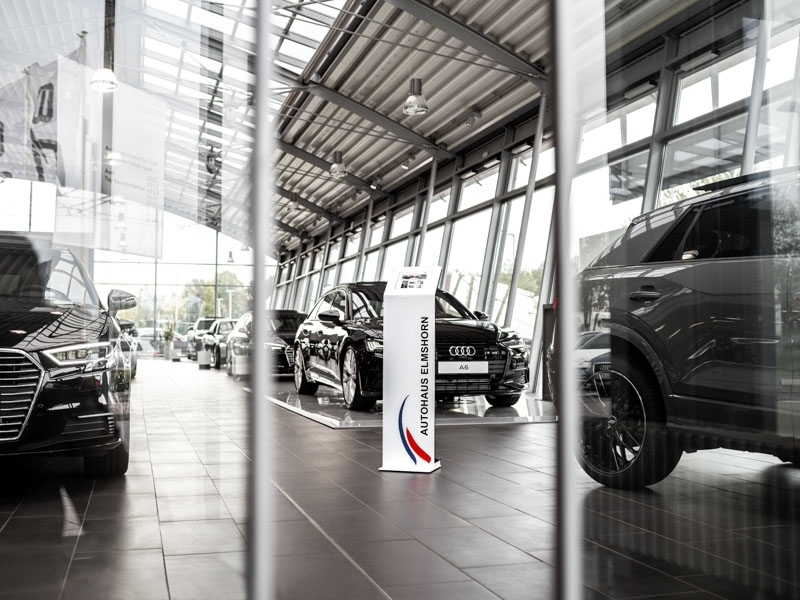 TabLines TBS077 Design Tabletständer quer mit Akku, Apple iPad Pro 12.9 (3./4. Gen.) Autohaus TabLines TBS077 Design Tabletständer quer mit Akku, Apple iPad Pro 12.9 (3./4. Gen.) Autohaus