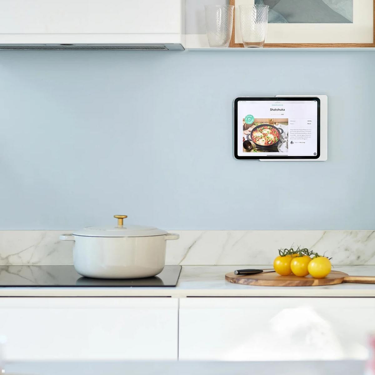 Displine Companion Wall Home Wandhalter für iPad 10.9 (10. Gen.), Anwendungsbeispiel Displine Companion Wall Home Wandhalter für iPad 10.9 (10. Gen.), Anwendungsbeispiel