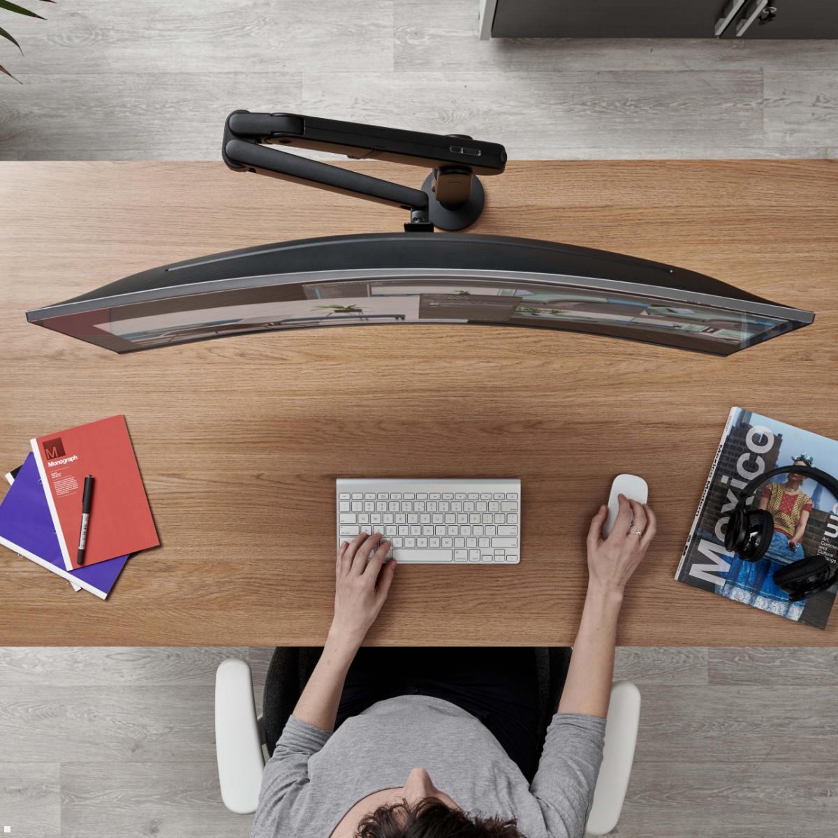 Monitor Tischhalterung mit Tischklemme CBS Ollin in Schwarz, Anwendung Büro Monitor Tischhalterung mit Tischklemme CBS Ollin in Schwarz, Anwendung Büro