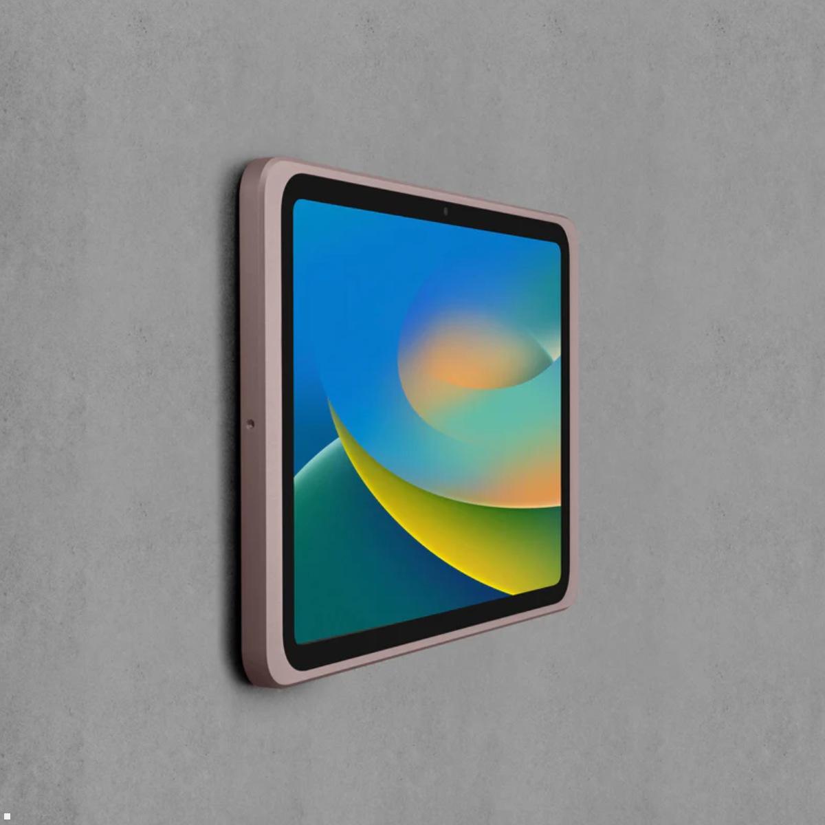 Displine Dame Wall 2.0 Wandhalter Apple iPad 10.9 (10. Gen.) mit USB-C, rosegold eloxiert Anwendung Displine Dame Wall 2.0 Wandhalter Apple iPad 10.9 (10. Gen.) mit USB-C, rosegold eloxiert Anwendung