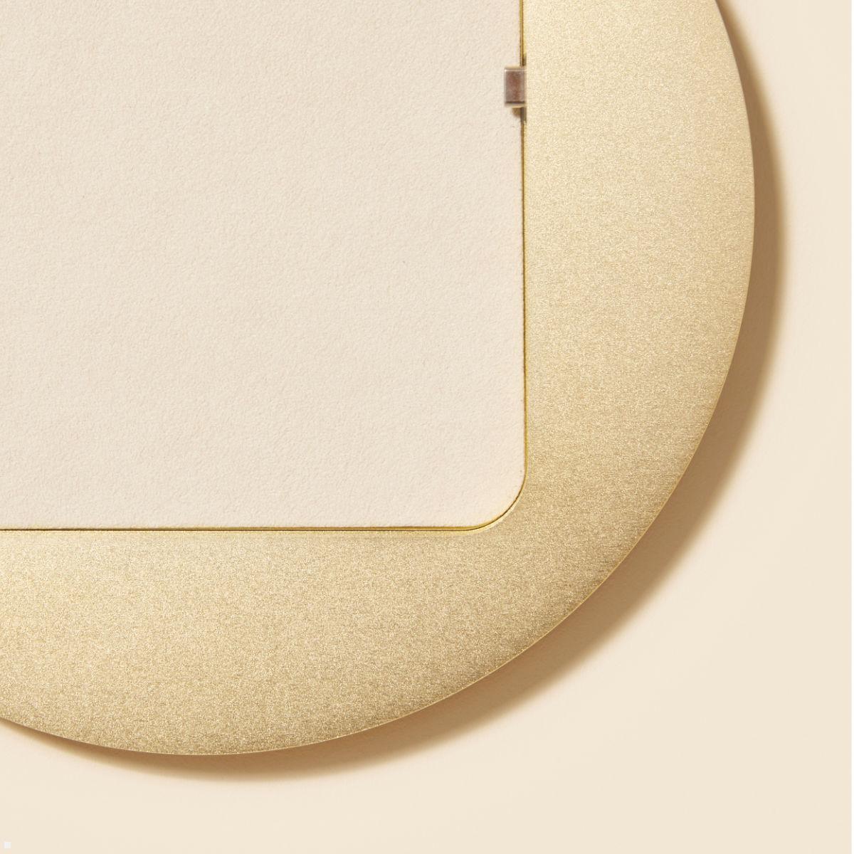 Displine Sunset Wall Apple iPad 10.9 (10.Gen) Wandhalter USB-C, gold eloxiert Detail Displine Sunset Wall Apple iPad 10.9 (10.Gen) Wandhalter USB-C, gold eloxiert Detail