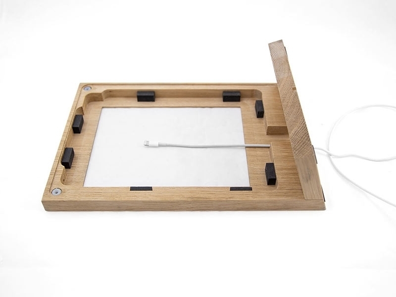 TabLines TTS062 Tablet Tischständer Apple iPad Pro 11, Eiche Kabel im Gehäuse TabLines TTS062 Tablet Tischständer Apple iPad Pro 11, Eiche Kabel im Gehäuse