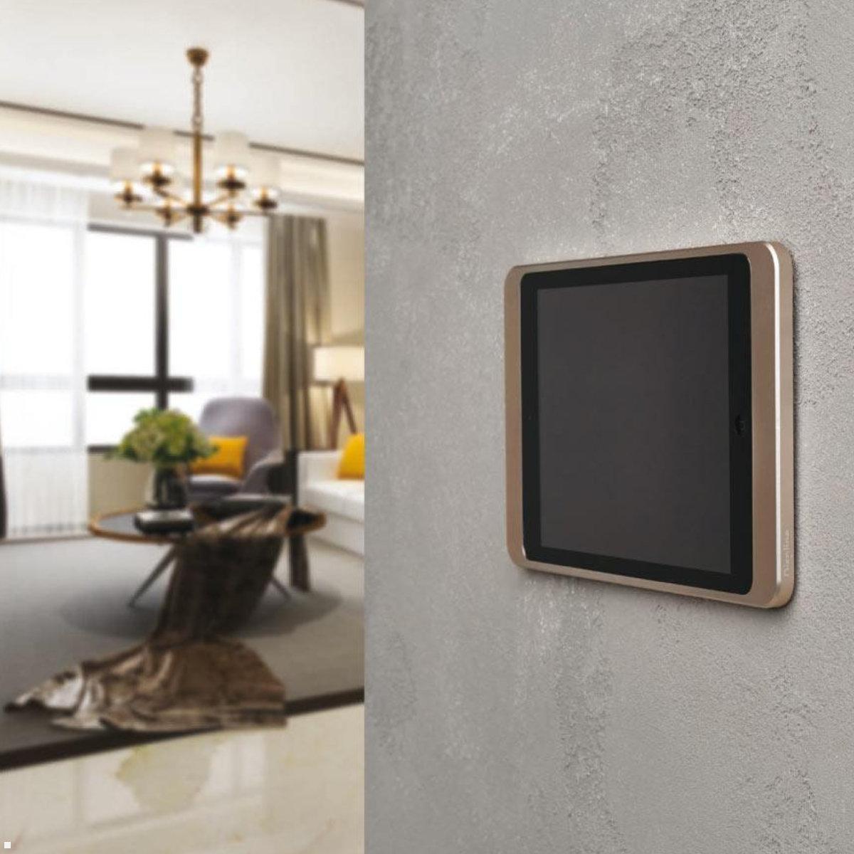 Displine Dame Wall 2.0 Wandhalterung für iPad Pro 12.9 (4./5./6. Gen.), Anwendung (Optional in Silber erhältlich) Displine Dame Wall 2.0 Wandhalterung für iPad Pro 12.9 (4./5./6. Gen.), Anwendung (Optional in Silber erhältlich)